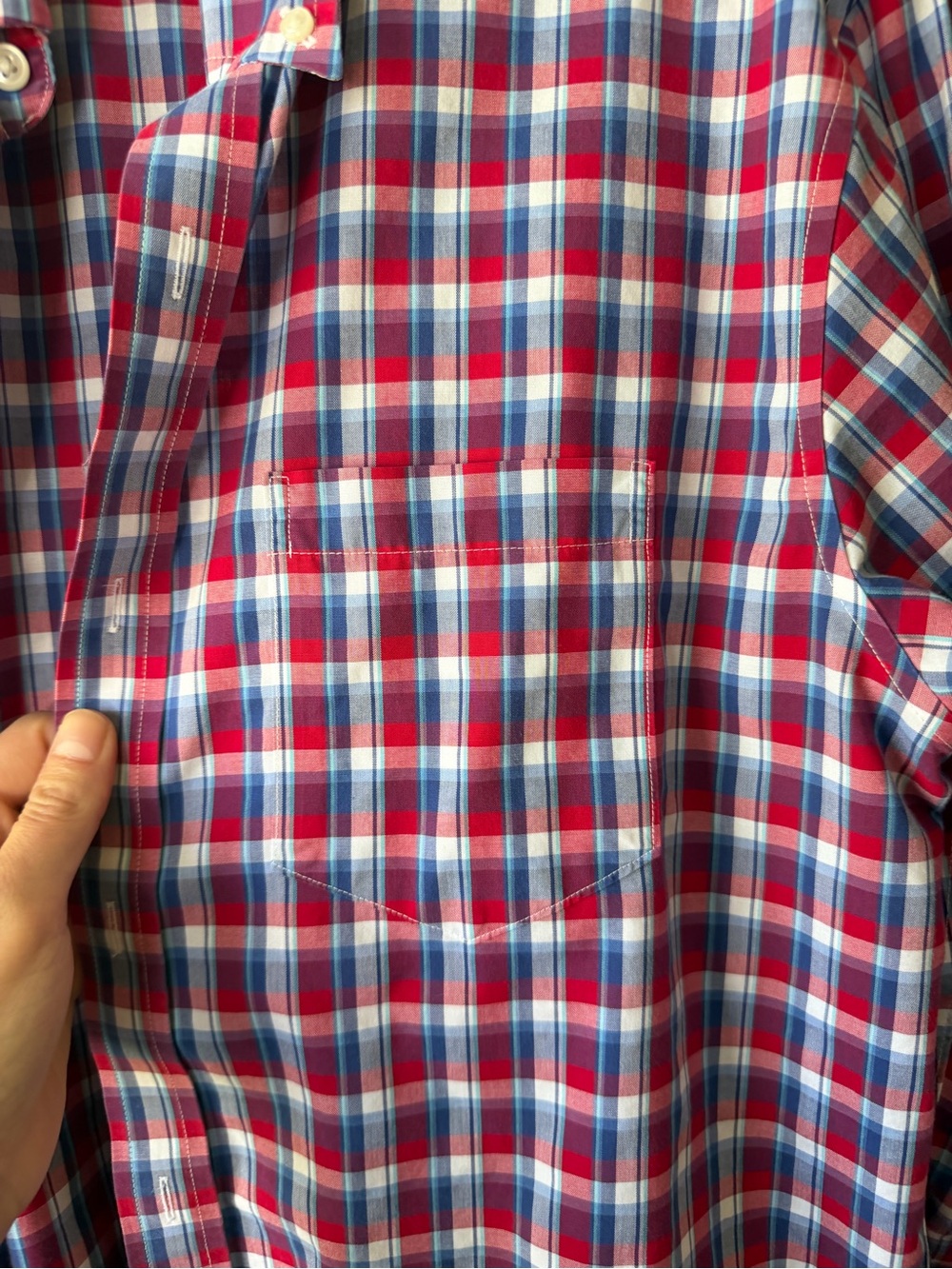 Like new 100% cotton men’s button down plaid LL bean red blue long sleeve shirt - Picture 4 of 5
